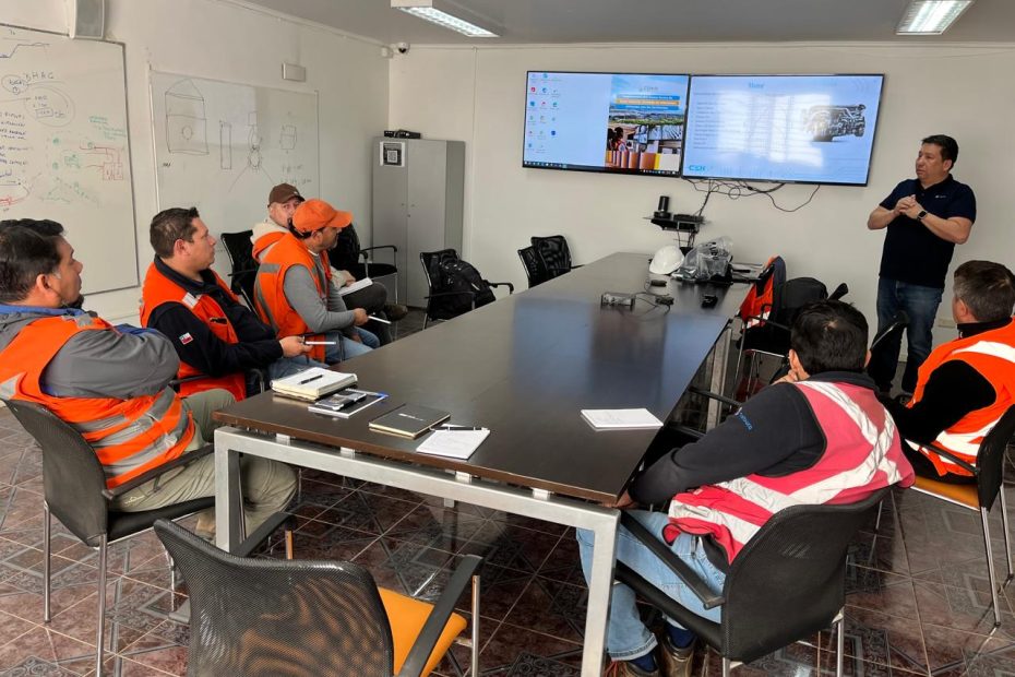 Capacitamos a 18 de nuestros choferes en el correcto uso y buenas prácticas de los equipos IVECO, específicamente del camión IVECO Trakker 410.